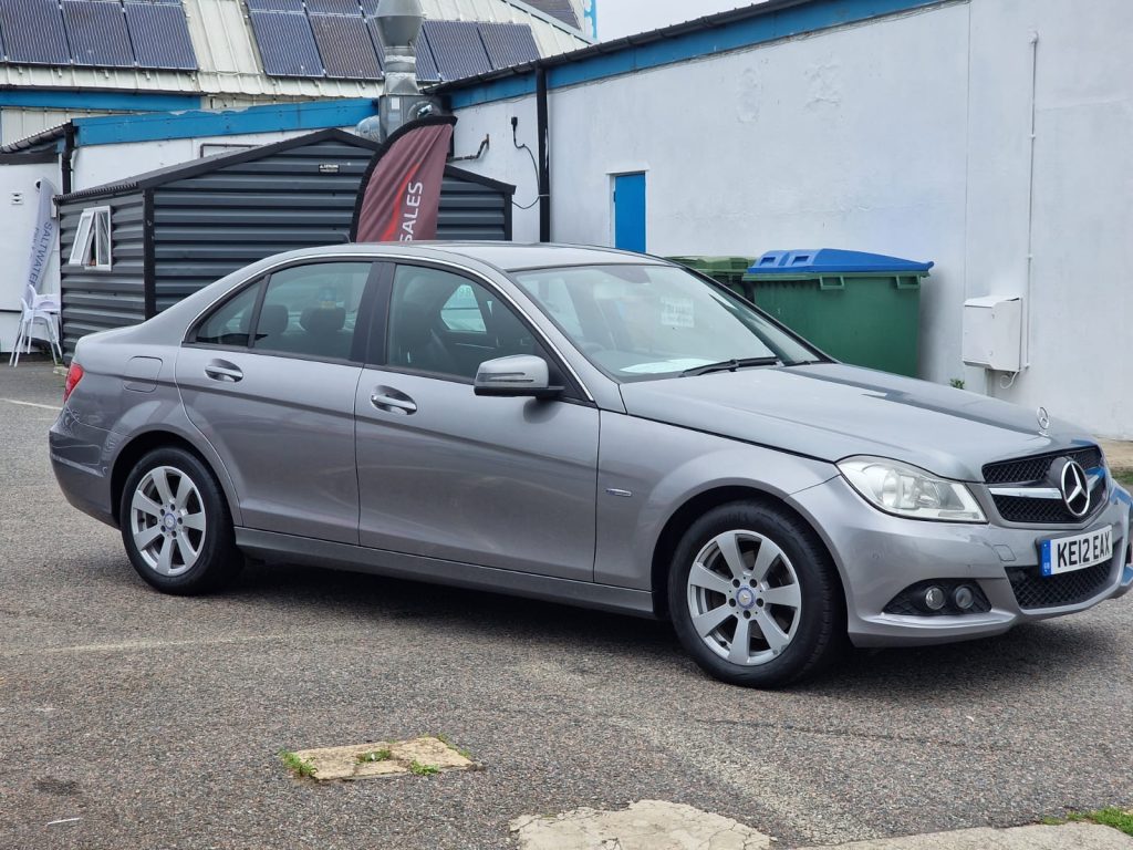 Mercedes benz c220 2